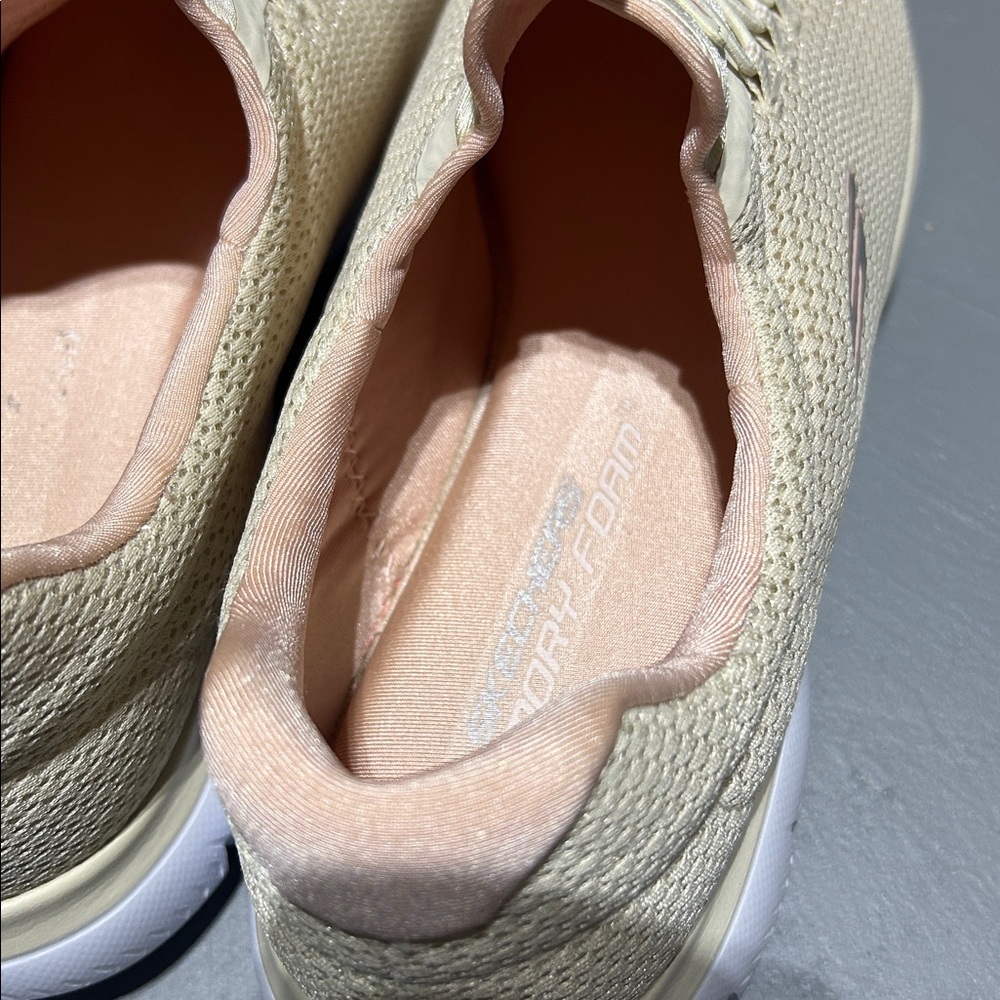 Sketchers Memory Foam Insole Sneaker Shoes (Women’s Size 11) - Picture 5 of 11